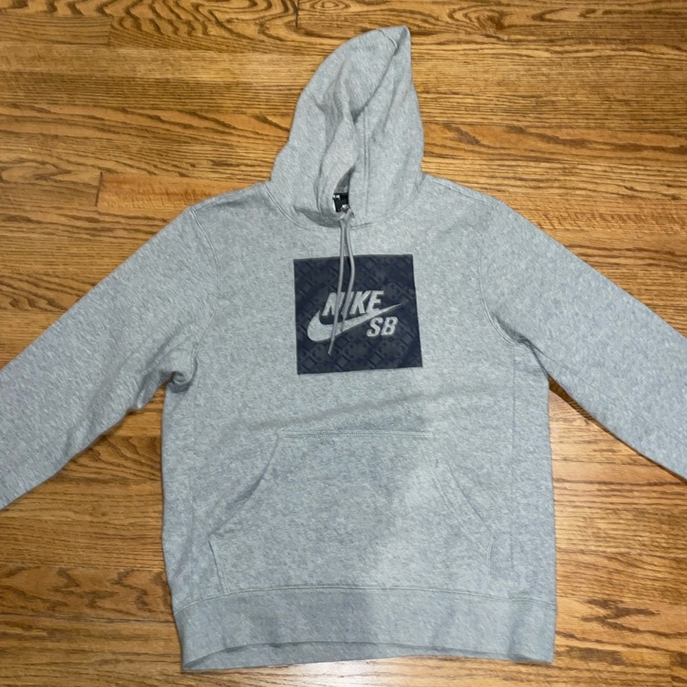 Men’s Nike SB Hoodie; Size S